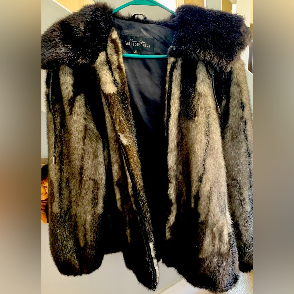 Like new Donna Salyers fabulous fur XL